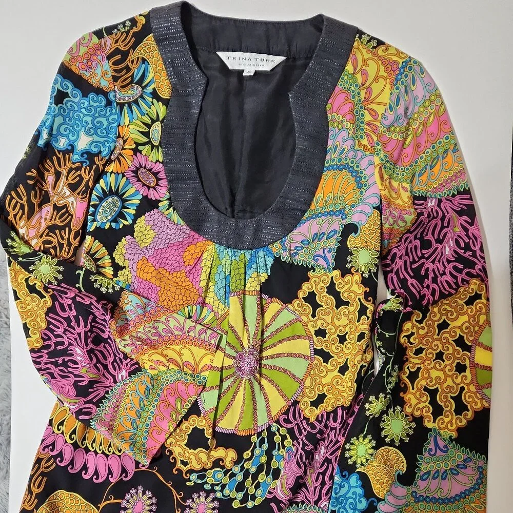 Trina Turk Silk Mini Dress Retro colorful print Bell Sleeve size 0 - Picture 4 of 11